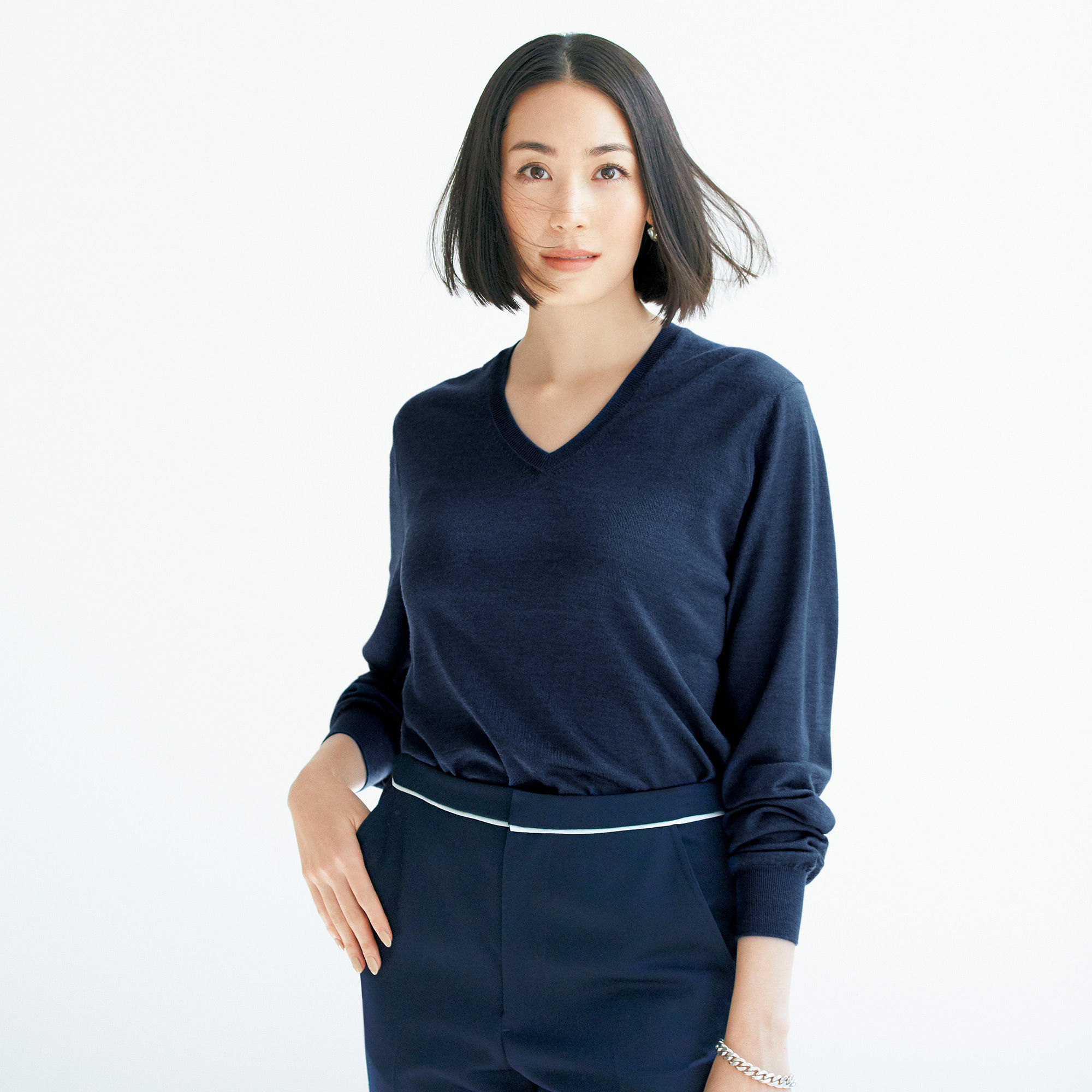 #01 　村山佳世子×SLOANE【スタイリスト村山佳世子さん別注】ウールシルクカシミヤVネック