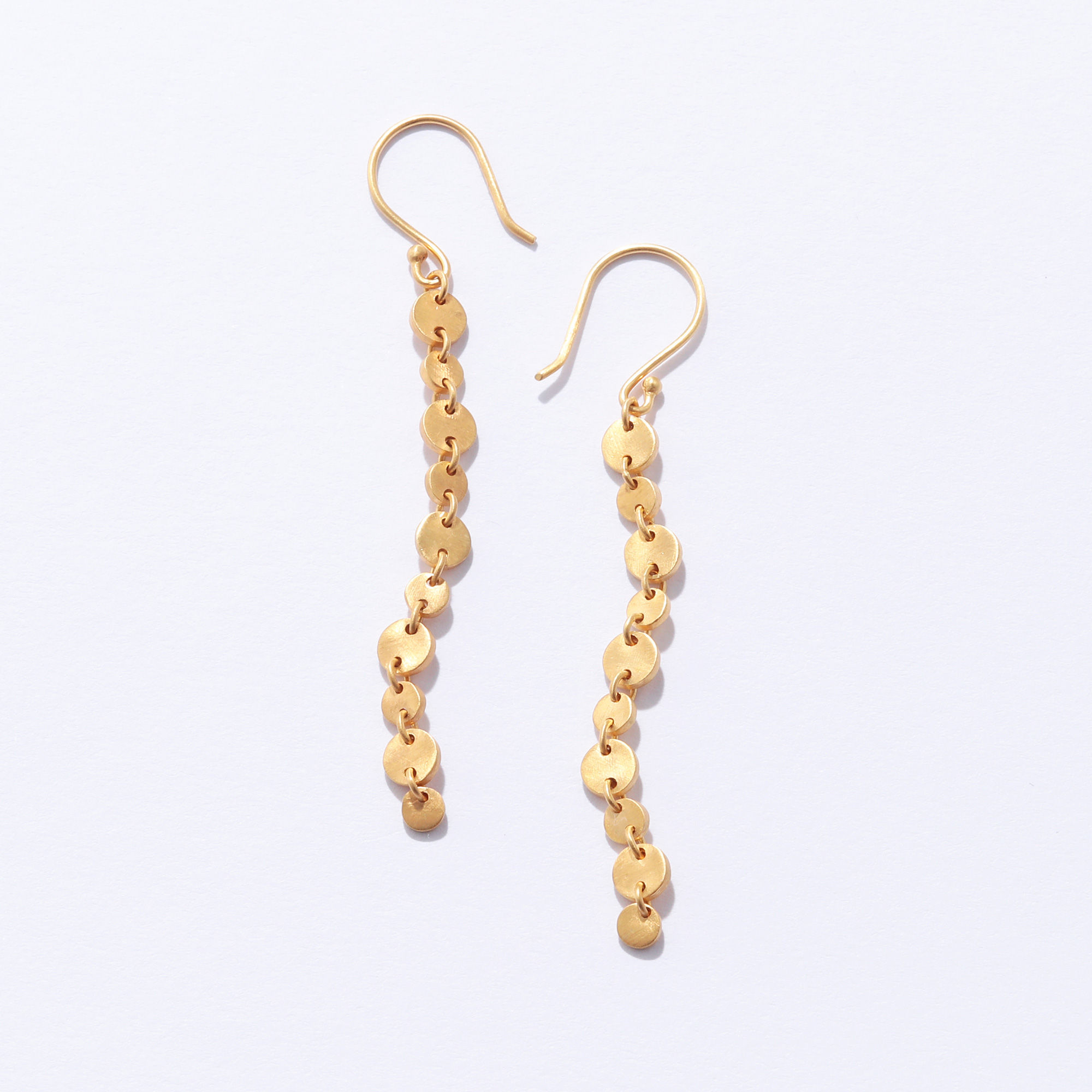 #09 　La Soeur　　ラウンドプレートロングピアス