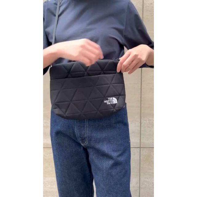 THE NORTH FACE(ザ・ノース・フェイス)のGeoface Pouch通販 | 集英社