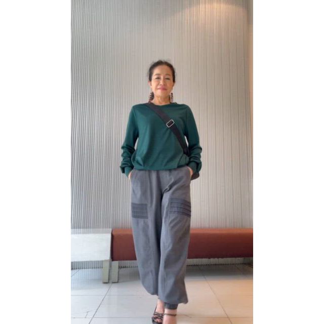 SLOANE×eclat(スローン×エクラ)の【宮崎桃代さん別注】Vネック