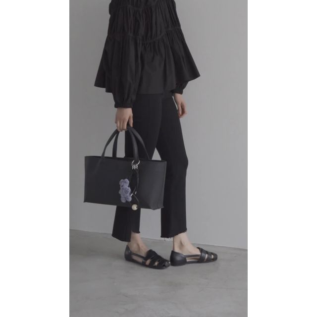 マージュール　フェイクレザー　バッグ marjour(マージュール)のLANDSCAPE FAKE LEATHER TOTE BAG通販