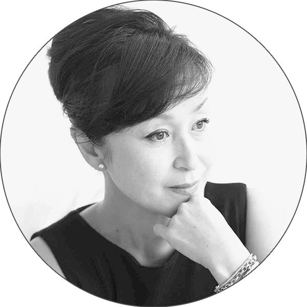 スタイリスト 戸野塚かおるが指南 “涼素材&上品な”肌見せ服 éclat8月号2020年特集