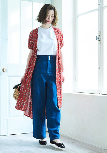 小花柄のカシュクールワンピをガウンスタイルで