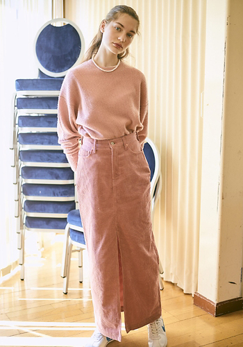 年末年始はハッピームードなPINKニットで気分をあげたい。