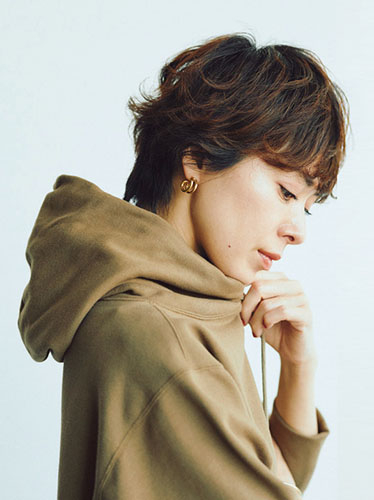 石上美津江さん×12closetの大人スウェット＆ビッグシャツ【LEE 3月号