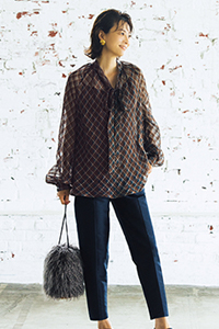 saqui サキ　立体ブラウス LEE編集部でかぶり買い続出！私たちがsaquiの服を着たくなる理由