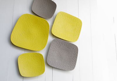 Lee - イイホシユミコ  鹿児島睦 ミモザイエローＬ【きくま】 イイホシさんの器に鹿児島さんの花々が咲く“floro（花
