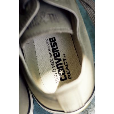 ��P����̃u�����h���uHUG O WaR�v�ƃR���o�[�X�̃_�u���l�[�����󂵂��A�R���{�����̃J�b�v�C���\�[���B