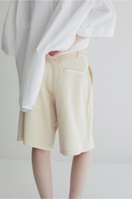 CLANE(クラネ)の2WAY ADJUST SATIN HALF PANTS通販 | 集英社HAPPY PLUS
