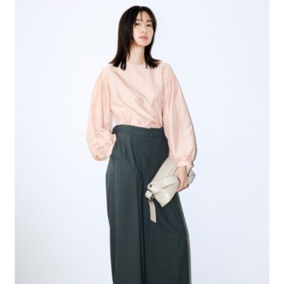 まとうだけでさりげない華が手に入るデイリーブラウス　【斉藤くみさんコラボ】タック入りTブラウス