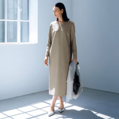 ウエストから裾にかけてほっそり見えるIライン Vネックコクーンワンピース