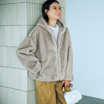 両面ともリュクスなうれしいリバーシブル仕様　フェイクファーリバーシブルジャケット