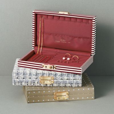 ボックス自体の美しさも魅力の理想のジュエリーボックス　ジュエリーボックス