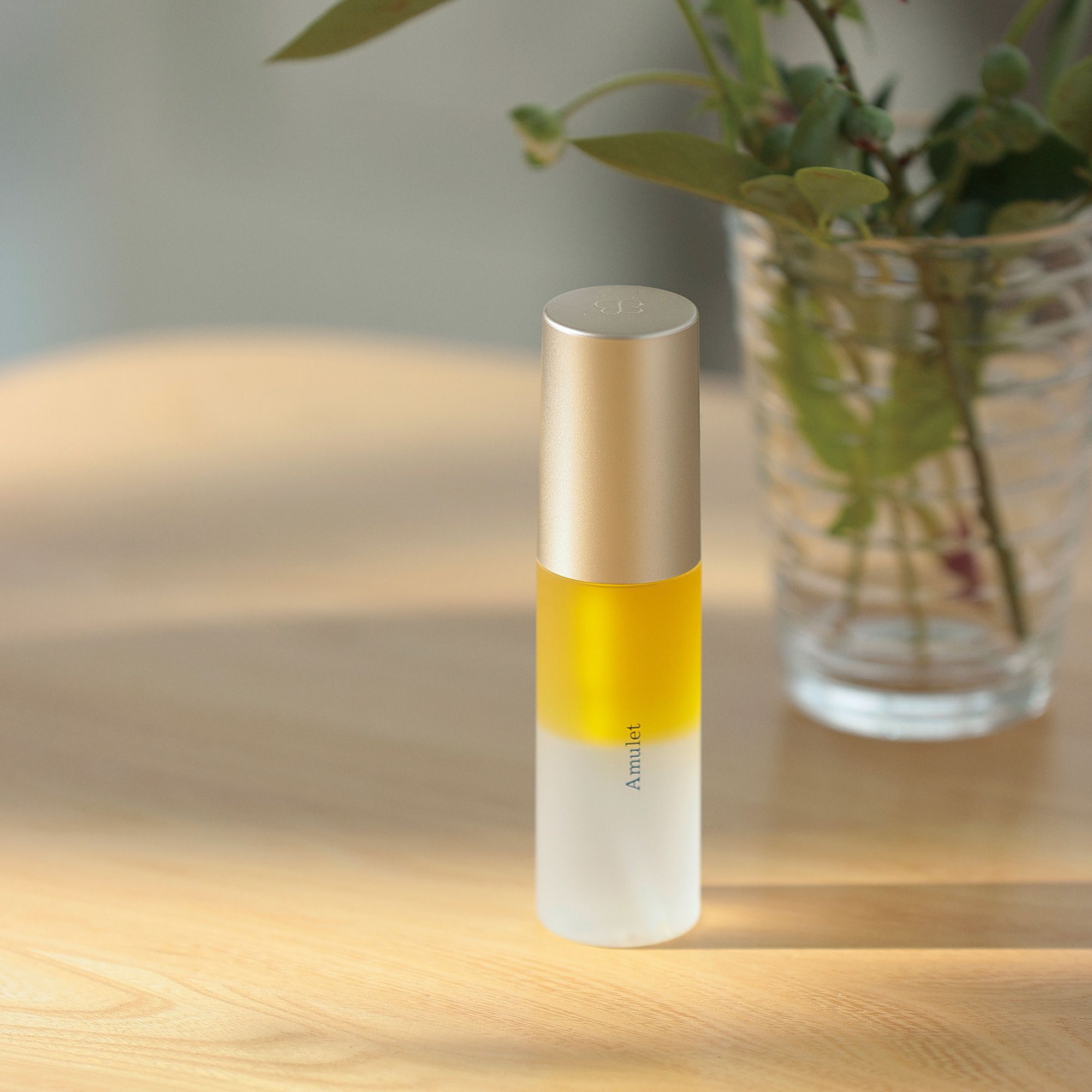 静電気の季節にもってこいな心までうるおうヘアオイルミスト uka uka hair oil mist Amulet 【STANDARD BOOK 2021AW】