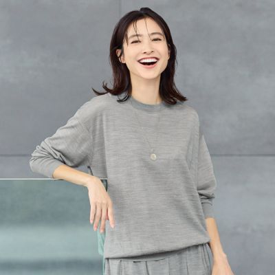 人気の長袖ニットとスカートに新色のグレーが登場！　【徳原文子さんコラボ】シアーニットトップス