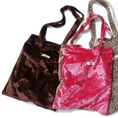表裏で配色を切り替え、どこかヴィンテージ感のある表情も絶妙　Bicolor Velour Tote