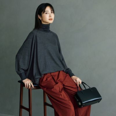 どんな体型の人も美しくまとえる優美なタートル　ソフトタッチタートルネック