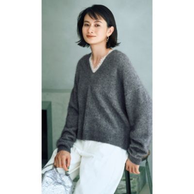 可憐なレースに心ときめく、大人に似合う顔映えニット　ヘアリーレースVネックニット