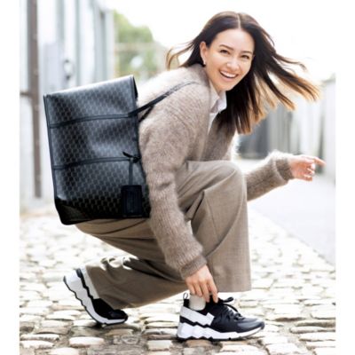 目をひくキューブ柄が軽やかな大容量トートバッグ　CAB TOTE