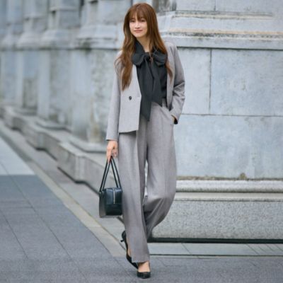 人気のツイード調シリーズに新作のパンツが登場　ツイード風腰高見えタックパンツ