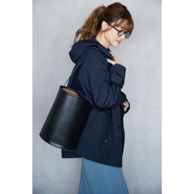 半月型バッグでモダンな遊び心を添えて　Half Cylinder bucket bag （LARGE）
