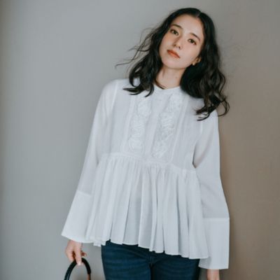 MARILYN MOON(マリリンムーン)のcode embroidery diamond tuck blouse