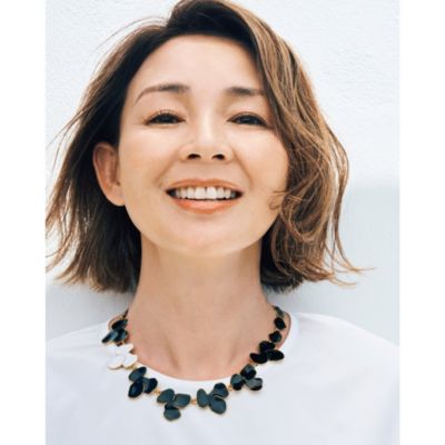エマイユ ノワール ペタルネックレス