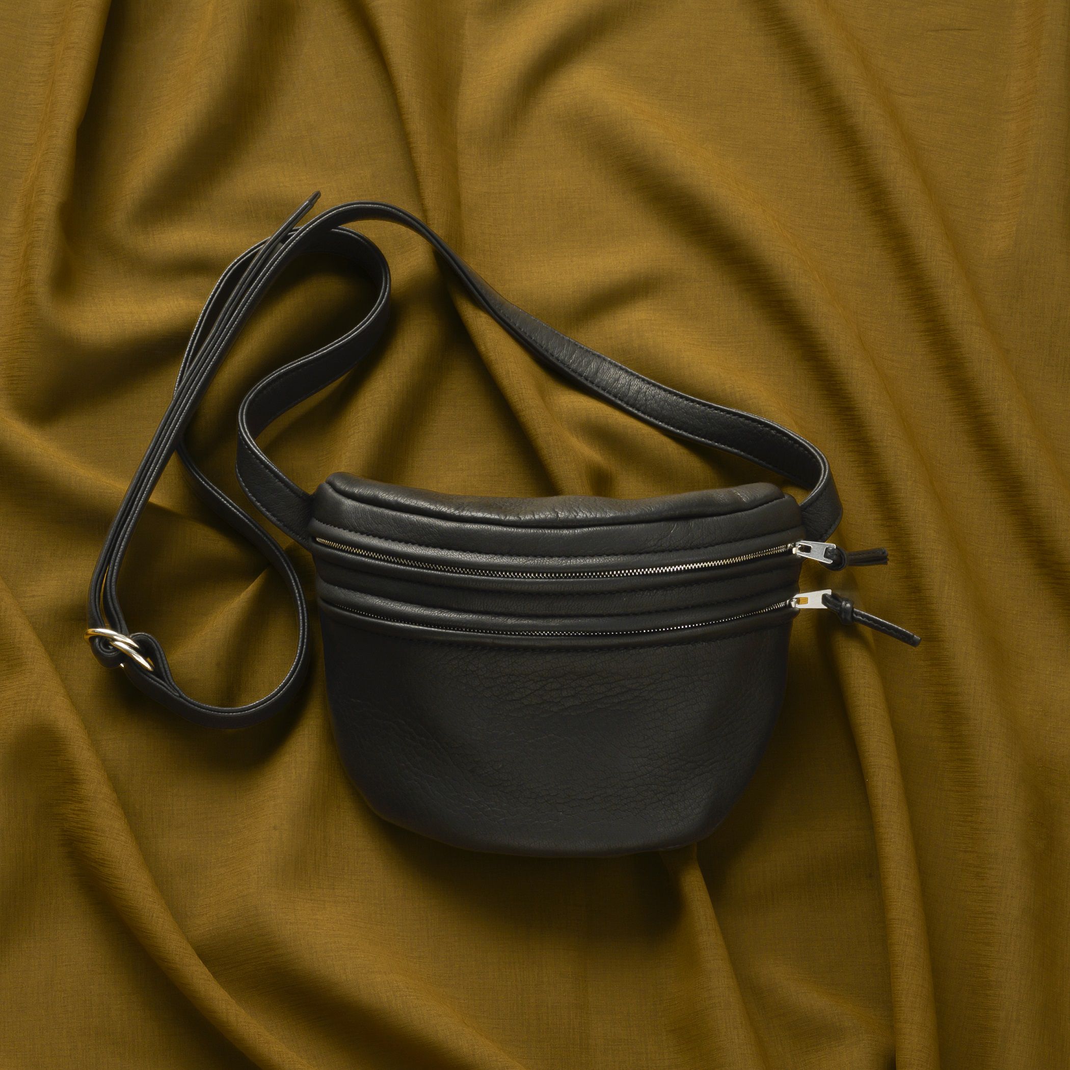 Aeta・SHOULDER POUCH ： S・￥57,200