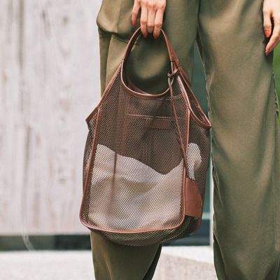 リラクシーなメッシュ素材が大人カジュアルに遊び心をプラス　メッシュバッグ