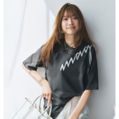 チャコールグレー×ホワイトのシックカラーはマリソル限定！　【Marisol別注】MAGAZINE斜めロゴTシャツ