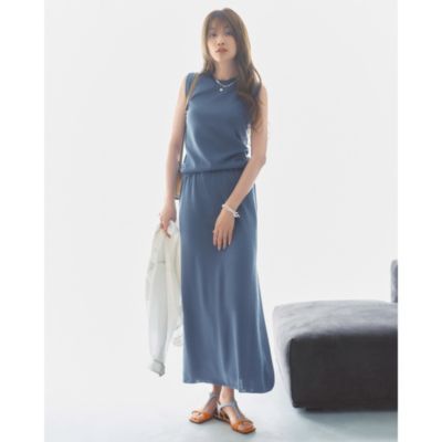 シンプルだからこそシルエットの美しさが光るニットセットアップ　すっきり見えナローニットスカート