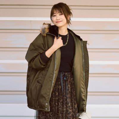 本格的なミリタリージャケットと女っぽスカートとのミックスコーデが可愛い！　ロングN2Bジャケット