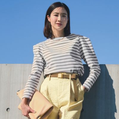 さりげないパワショルが、頑張りすぎずちょうどいいトレンド感を発揮　【東原妙子さんコラボ】【洗える】パワショル長袖Tシャツ