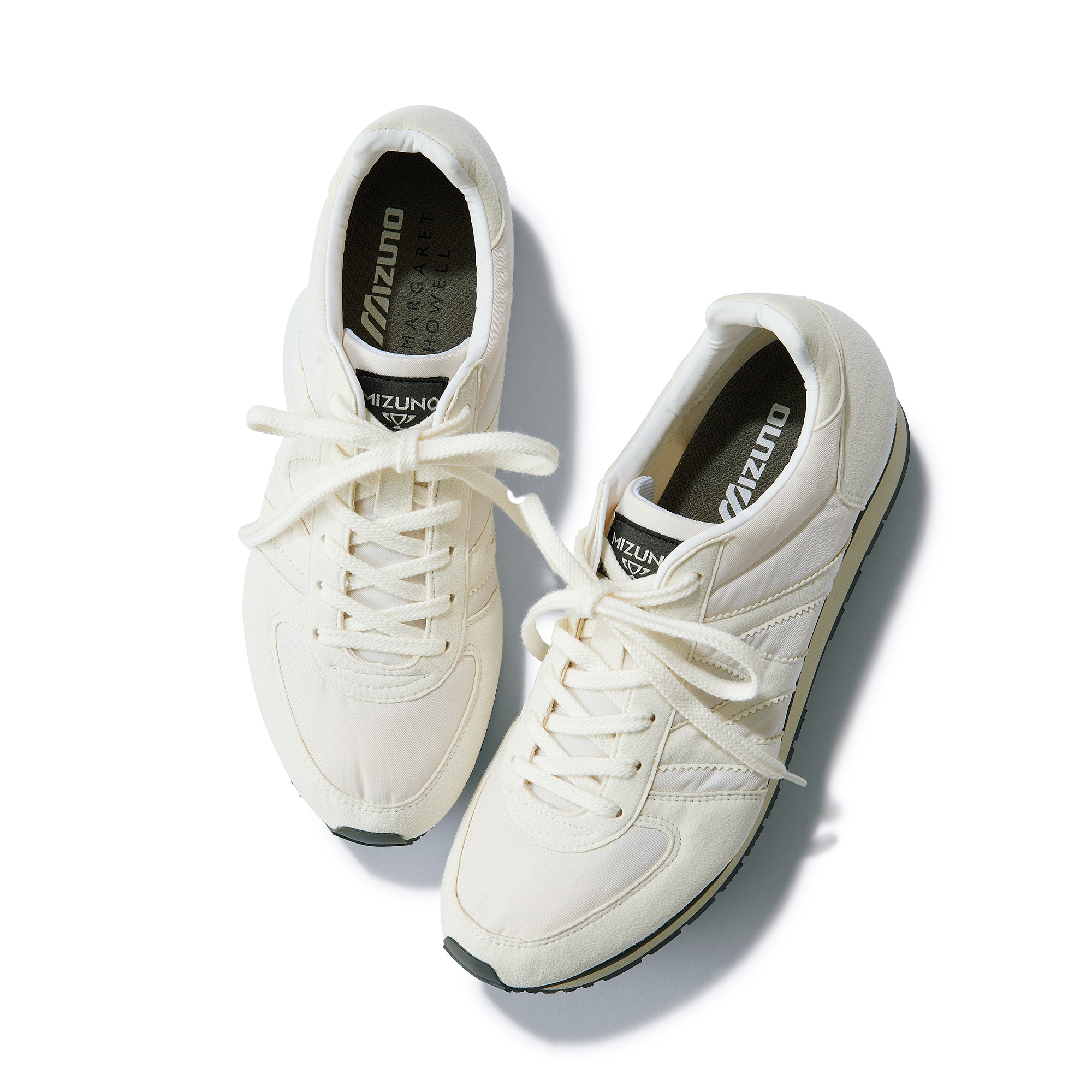 昨年大人気だった「MIZUNO FOR MARGARET HOWELL」から爽やかなホワイトが登場　MARGARET HOWELL　MIZUNO FOR MARGARET HOWELL