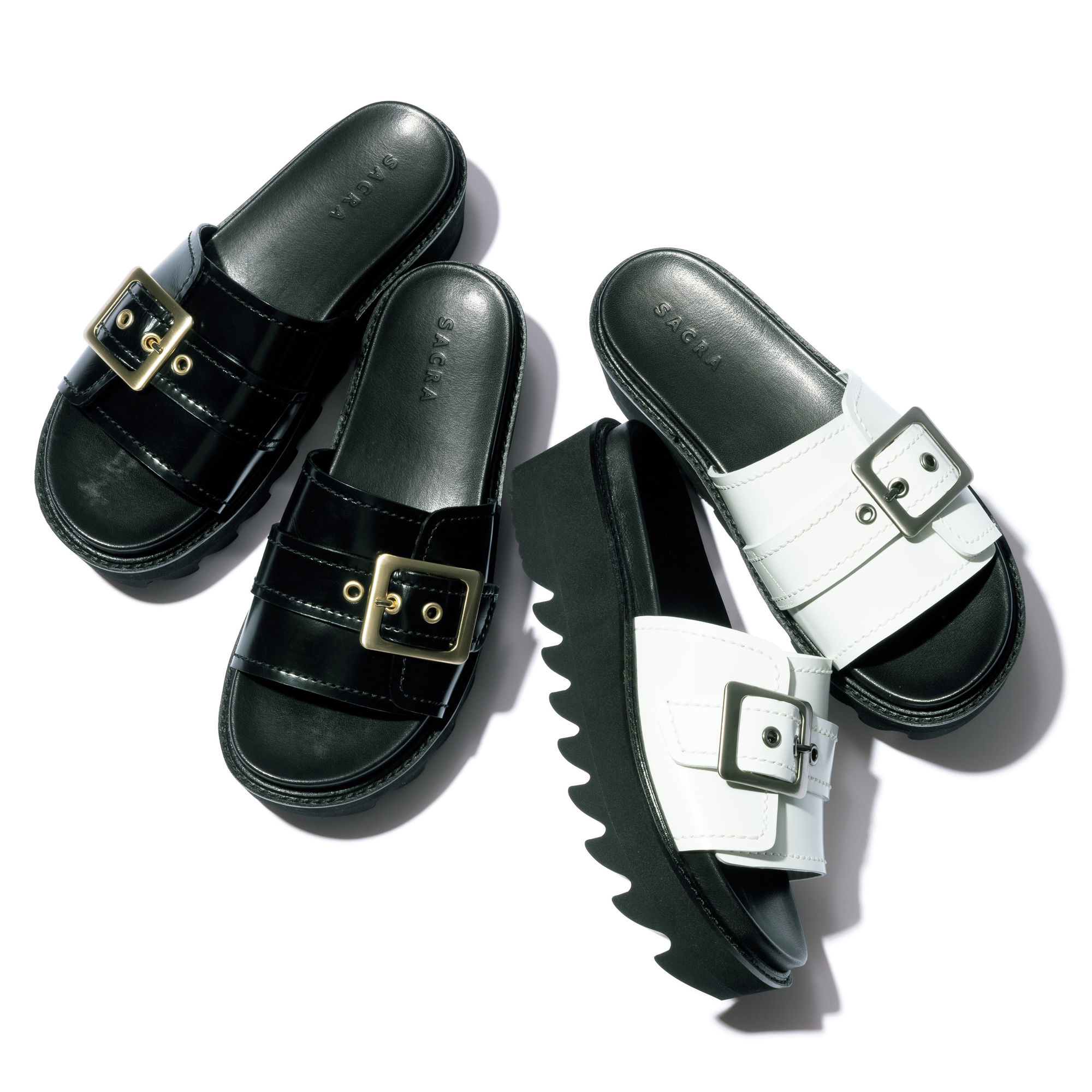 SACRA (サクラ)
プラットフォームサンダル
￥42,900