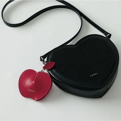 YAHKI(ヤーキ)のW FACEハートショルダーバッグ通販 | 集英社HAPPY PLUS