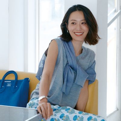 薄手ニットのノースリーブはまだ暑さが残る時期にぴったり　【コラボ】シアーニットベスト