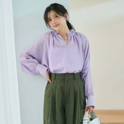 襟もとのフリルギャザーとふんわり袖が大人にちょうどいい甘さ！　【洗える】フリルギャザーブラウス