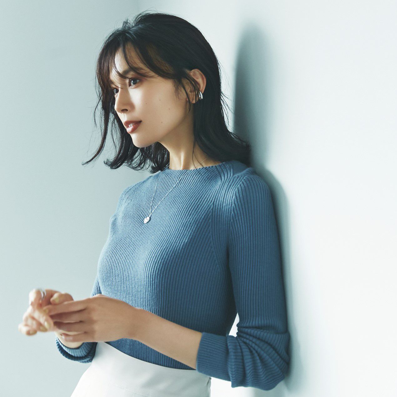 形の美しさと上質な素材が毎年好評！人気のニットから限定カラーが登場！ SLOANE 14G メリノウール リブクルーネック【STANDARD BOOK 2021AW】
