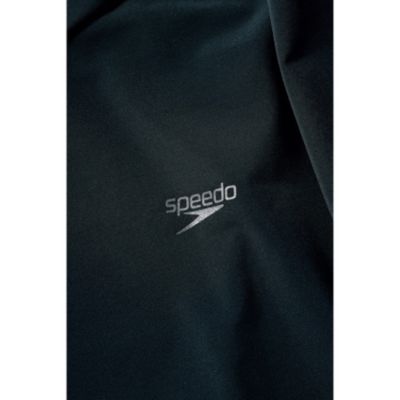 �����̌��Ƀu�����h���S���������z�u�B