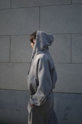 CLANE(クラネ)のLOGO COMPACT ZIP UP HOODIE通販 | 集英社HAPPY PLUS STORE