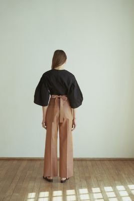 CLANE(クラネ)のBIG SLEEVE WAIST SHAPE TOPS通販 | 集英社HAPPY PLUS