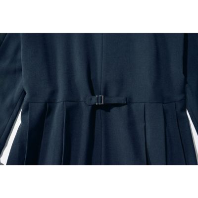 ���̍����Ɏ{�����A�W���X�^�[�x���g�́A�E�G�X�g���i��Ə����������肵���V���G�b�g�ɁB