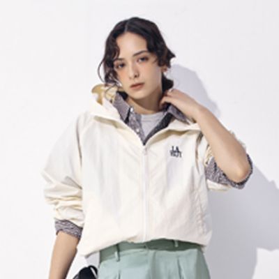 「モカストライプ」はカーキがかった茶×白。