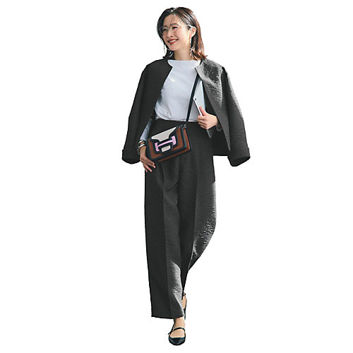 モデル身長171cm オフホワイト/F Marisol掲載