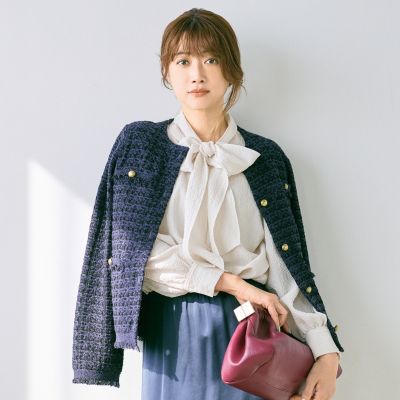 片方リボン結びのアレンジでほんのりハンサムなムードを備えて　【徳原文子さんコラボ】【洗える】シボ感ボウタイブラウス