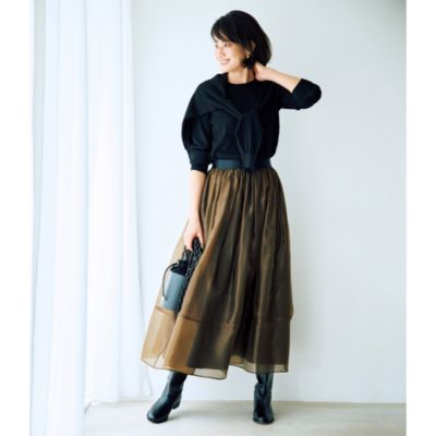 秋らしいシックな配色がムードある装いを約束　オーガンジー裏配色タックスカート