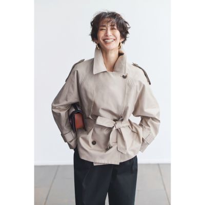 ボトムを選ばず羽織るだけでサマになる!　【神山まりあさんコラボ】コンパクトショートトレンチ