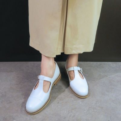 Steve Madden☆ 光沢エナメル・Tストラップ・メリージェーン STEVE MADDEN スティーブ マデン メリージェーンストラップ