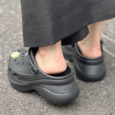 crocs(クロックス)のWOMEN'S CROCS CLASSIC BAE CLOG通販 | 集英社